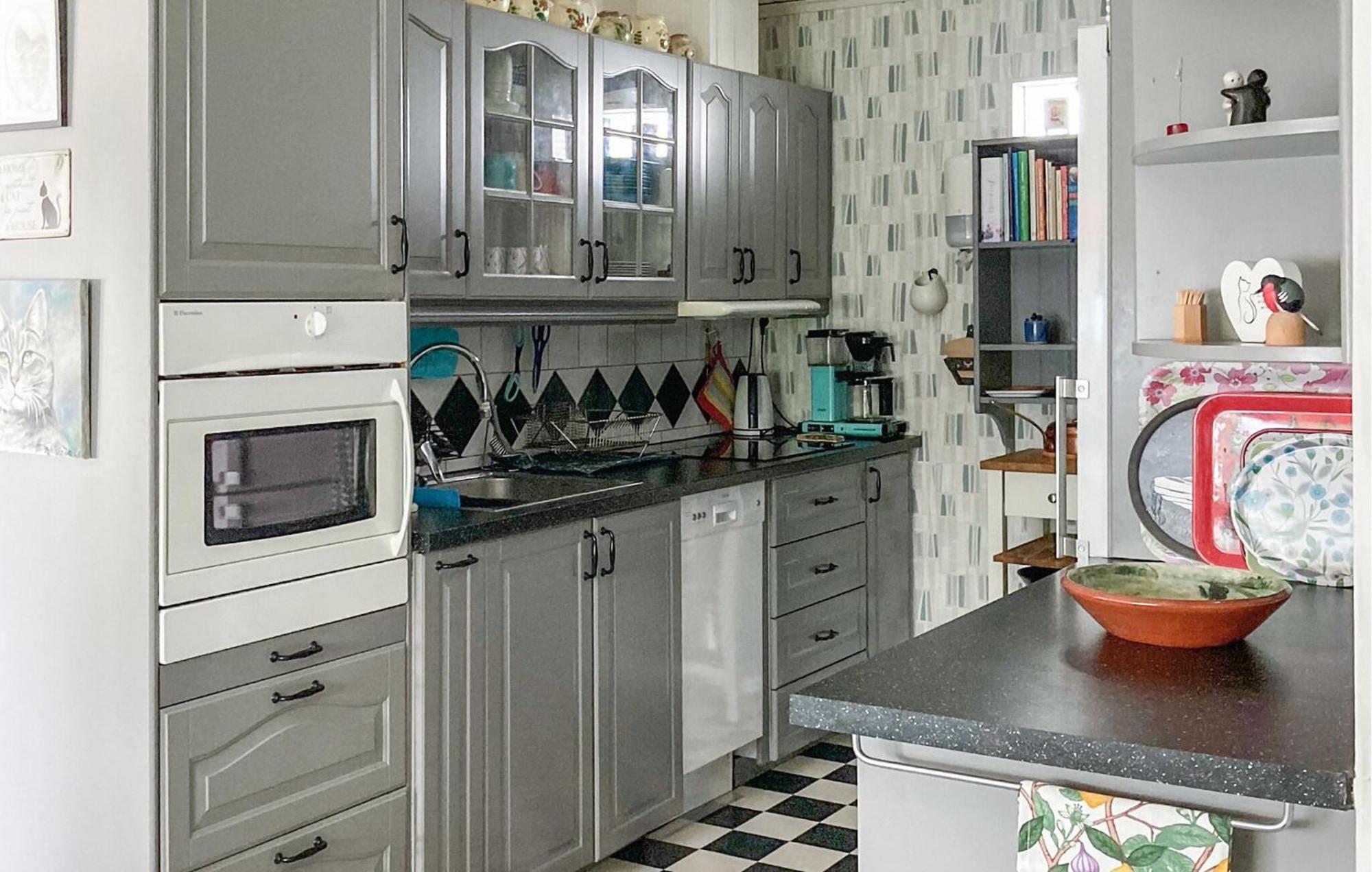 Cozy Home In Borgholm With Wifi Bagian luar foto