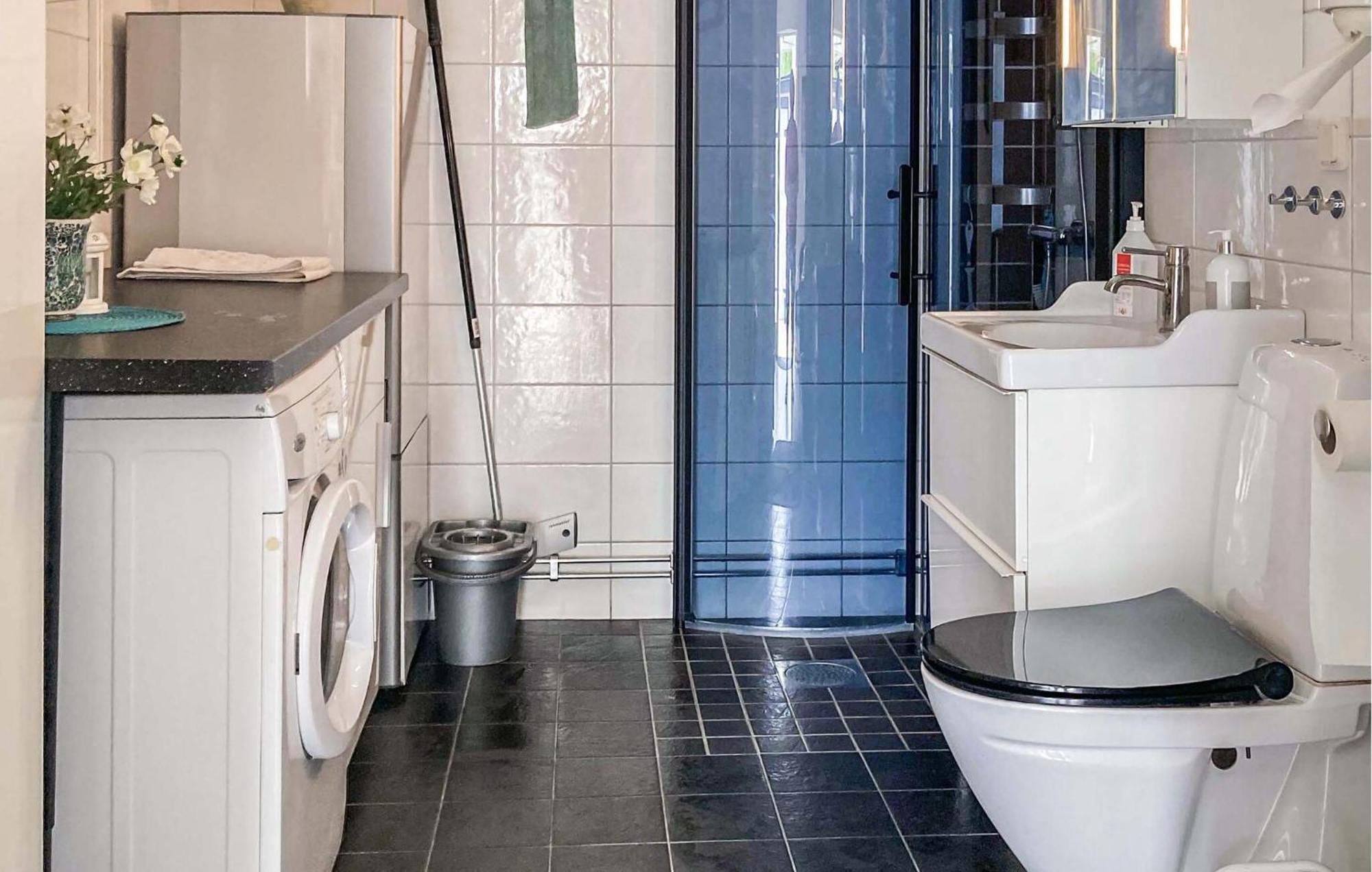 Cozy Home In Borgholm With Wifi Bagian luar foto