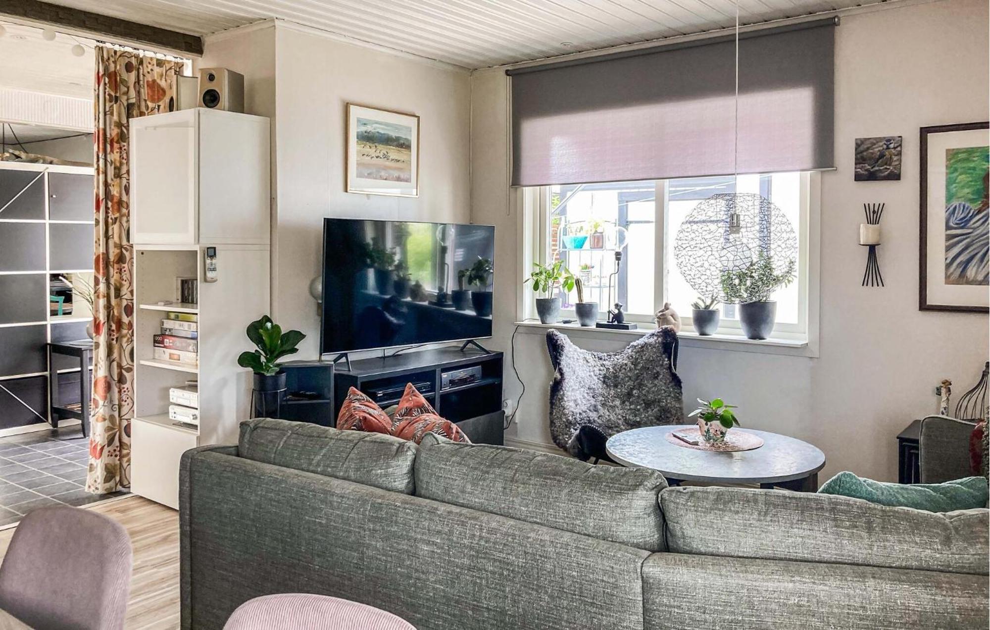 Cozy Home In Borgholm With Wifi Bagian luar foto